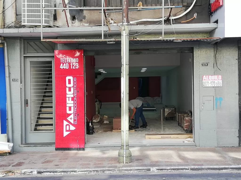 Alquilo Salon Comercial sobre la calle Cerro Cora - Asunción — foto 3
