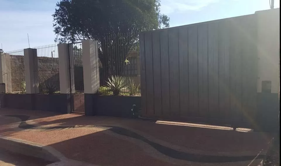 Se vende hermosa casa con piscina en san juan del Parana -Encarnacion — foto 3