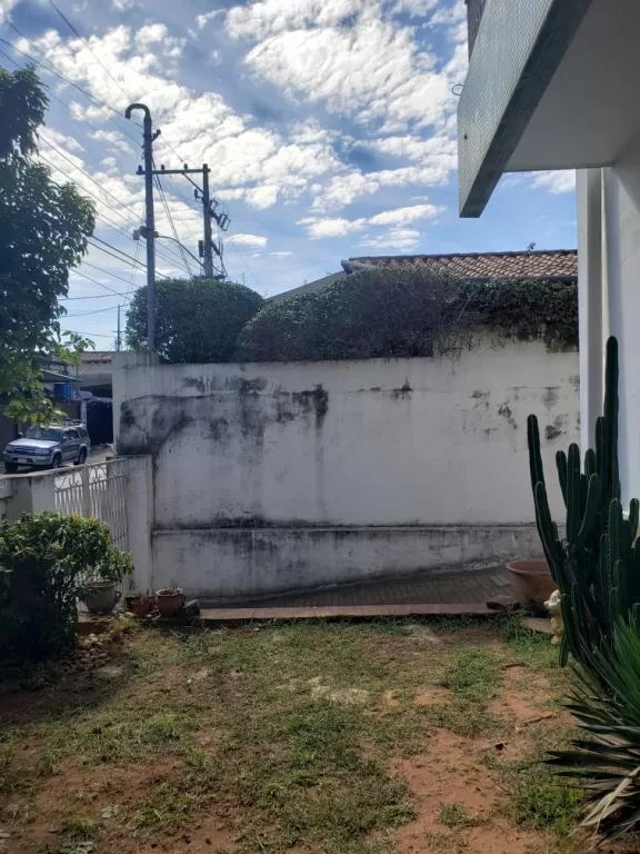 VENDO CASA CON IMPORTANTE TERRENO, CERCANIAS AVDA. FERNANDO DE LA MORA CASI CENTENARIO!!! — foto 2