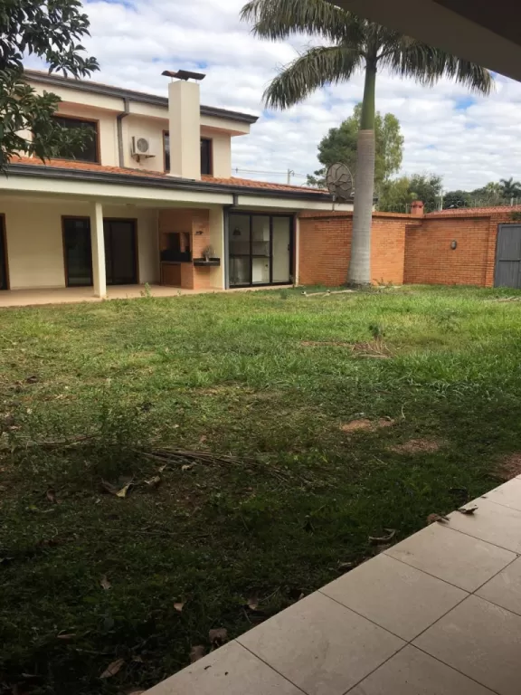 Se alquila amplia casa en barrio Mcal Estigarribia — foto 3