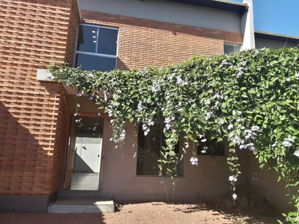 VENTA DE DUPLEX A CUADRAS DE LOS JARDINES LUQUE — foto 2