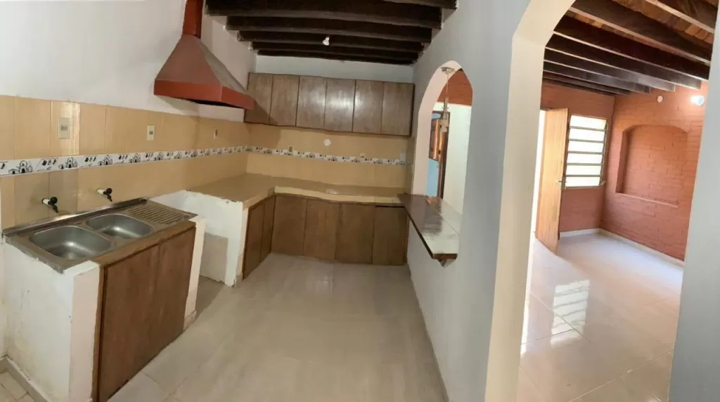 ALQUILO HERMOSA RESIDENCIA EN SAJONIA, ASUNCIÓN. A 2 CUADRAS DE CARLOS A. LÓPEZ — foto 3