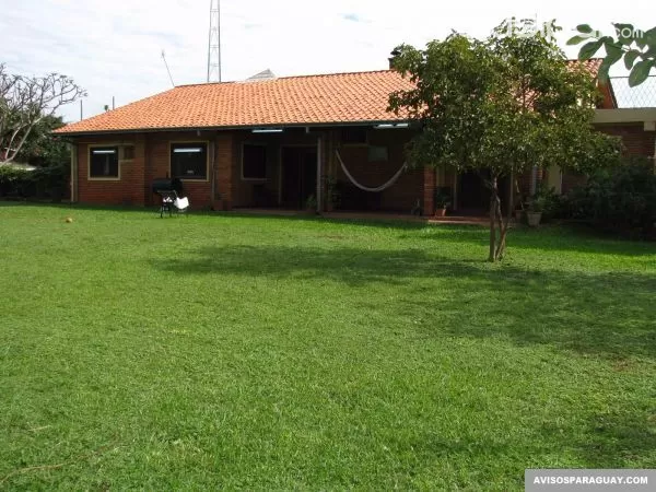 VENDO HERMOSA RESIDENCIA ZONA AEROPUERTO — foto 2