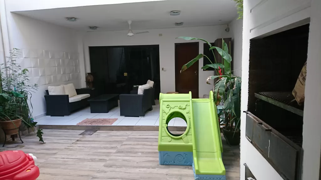 Oferto casa tipo duplex barrio Herrera — foto 2