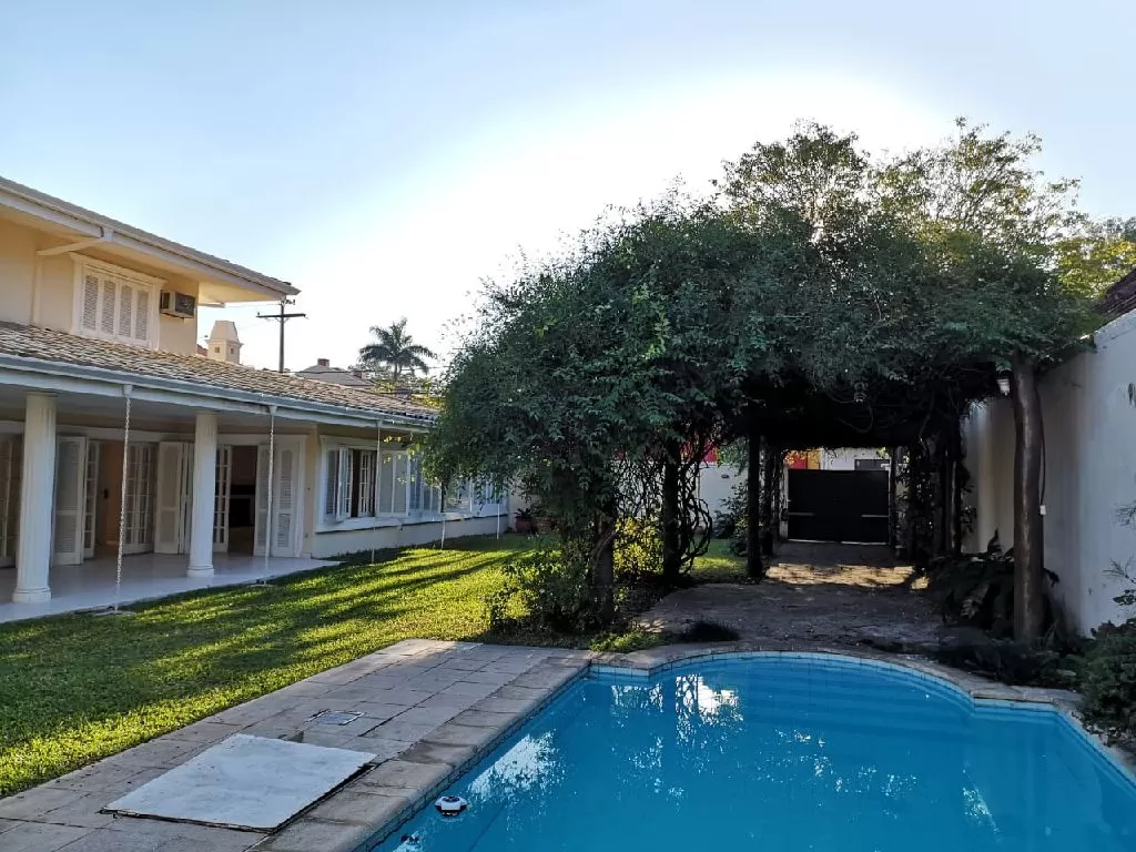 ALQUILO CASA EN ESQUINA EN BO MBURUCUYA — foto 2