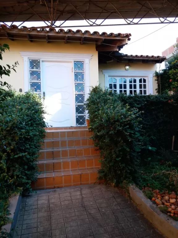 VENDO CASA BARRIO PABLO ROJAS — foto 2