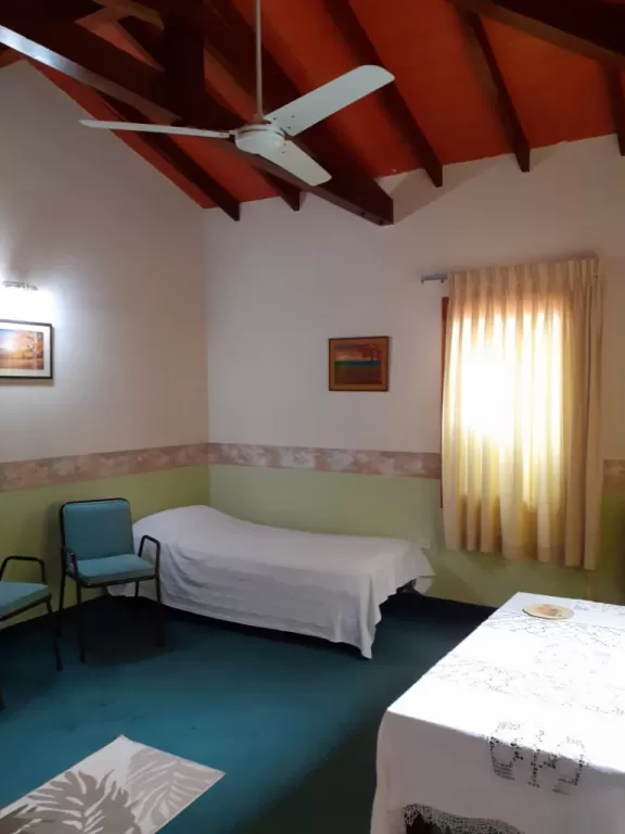Vendo casa en Mburucuyá, a metros de Av. Primer Presidente — foto 2