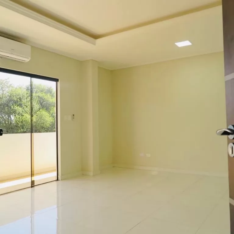 ALQUILO LUJOSO DEPARTAMENTO DE 03 HABITACIONES EN EL COUNTRY CLUB — foto 2