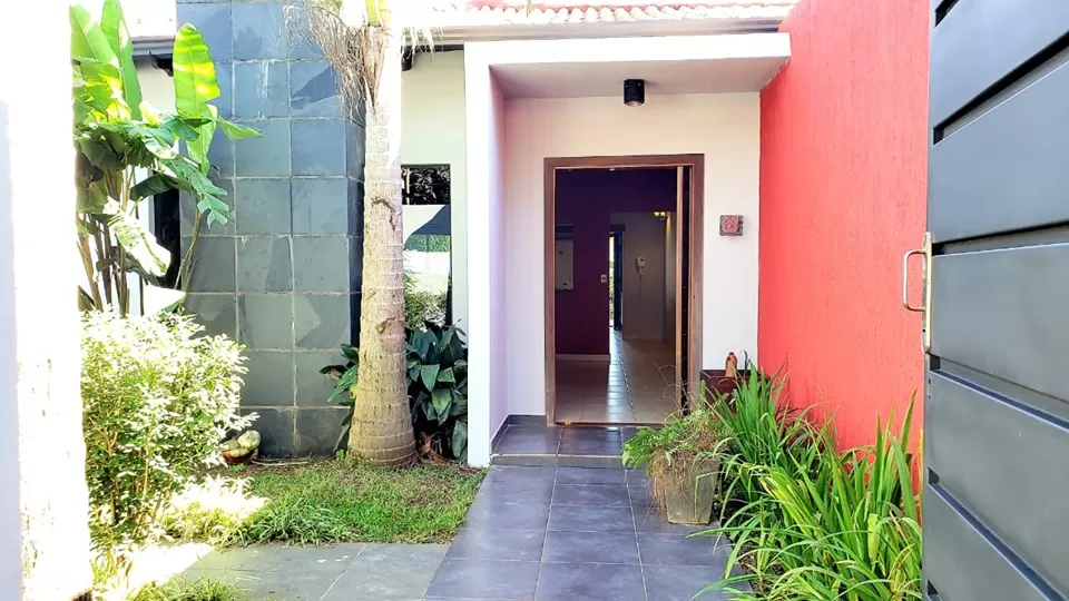 Vendo fina residencia en el Barrio San Jose de Ciudad del Este — foto 2