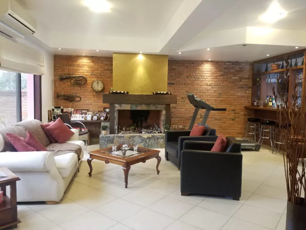 VENDO HERMOSA RESIDENCIA EN BARRIO LOS LAURELES, 4 DORMITORIOS - 475 M2 — foto 2