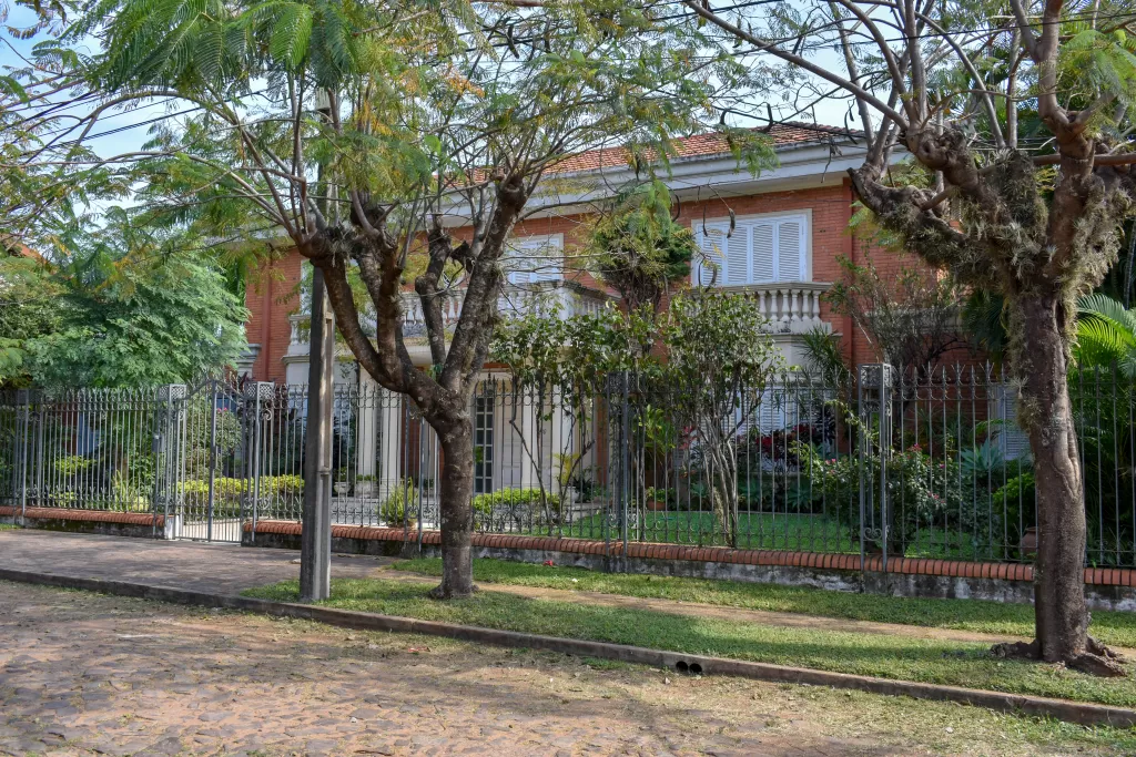 VENDO HERMOSA RESIDENCIA EN BARRIO LOS LAURELES — foto 2