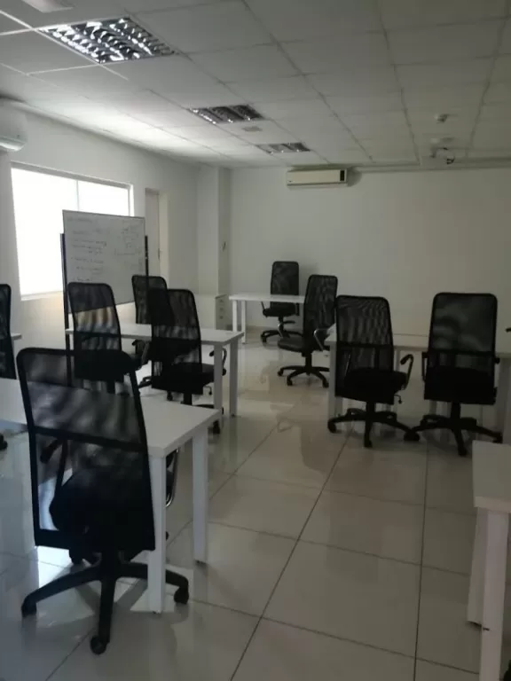 Se alquila oficina en Villa Morra — foto 2