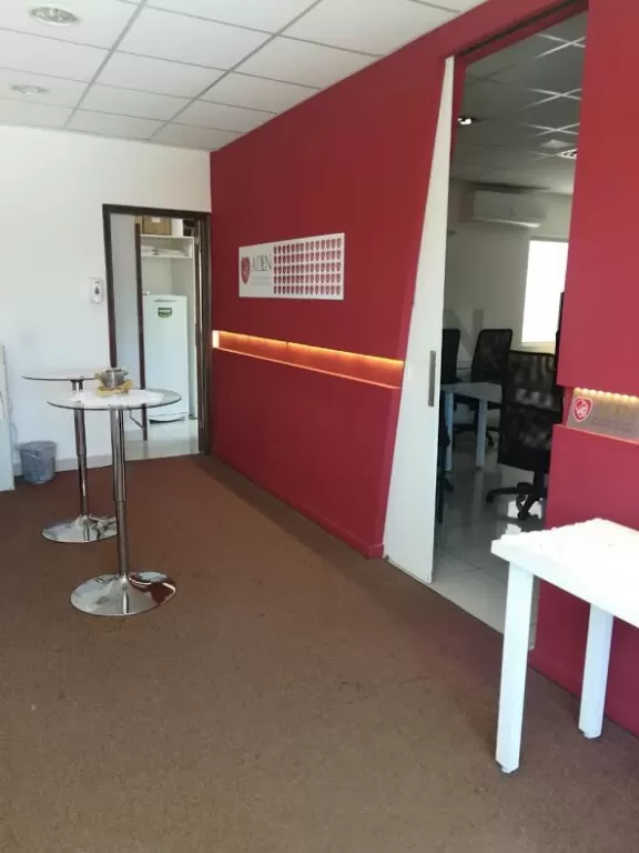 Se alquila oficina en Villa Morra — foto 3