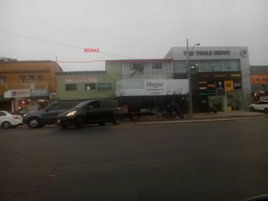 Vendo INMUEBLE UBICACIÓN PERFECTA PARA EXPLOTACIÓN COMERCIAL — foto 2
