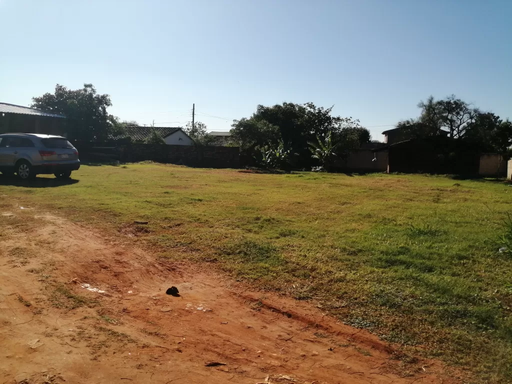 Vendo Terreno de 1281mts2 en Luque zona Lincol — foto 2