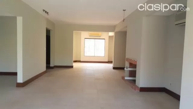 VENDO - Casa 4 Dormitorios con patio y Piscina - Frente al CURDA, Mburucuya — foto 2