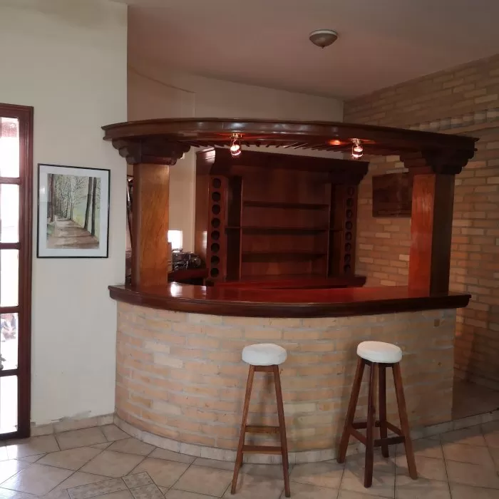 VENDO - Casa 4 dormitorios con patio y piscina, terreno 1.200 m2, Fdo de la Mora Zona Nort — foto 3