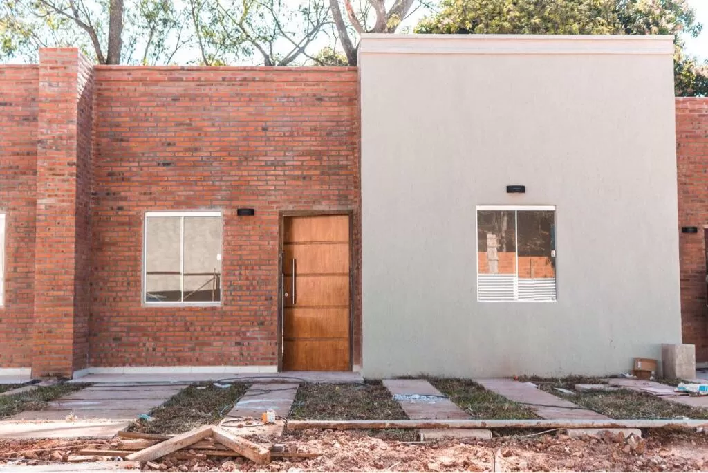 VENDO CASA EN BARRIO CERRADO DE LUQUE!! — foto 3