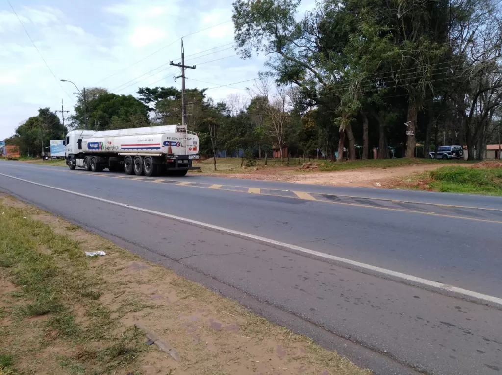 Vendo propiedad, excelente ubicación, esquina sobre Ruta 1 — foto 2
