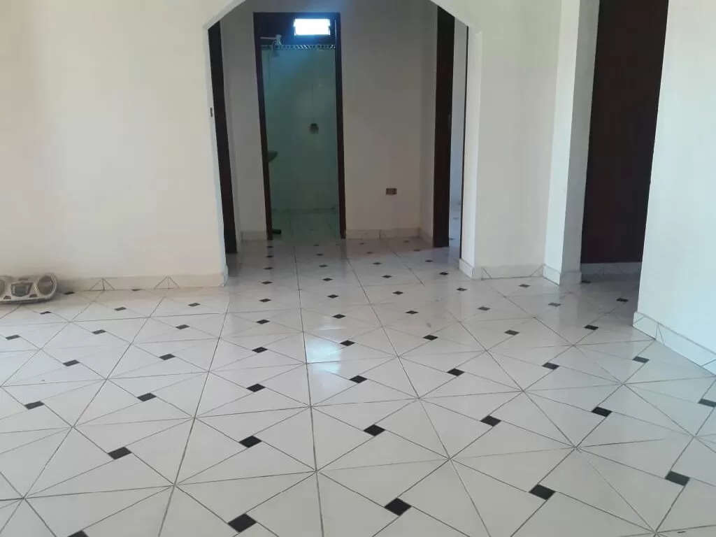 CASA A ESTRENAR AREGUA VALLE PUCU 160 MILLN — foto 3