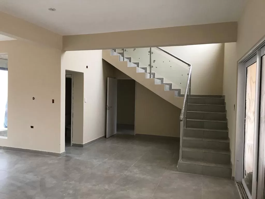 VENDO HERMOSA CASA A ESTRENAR EN SURUBI’I DE 1100 M2!!! — foto 2