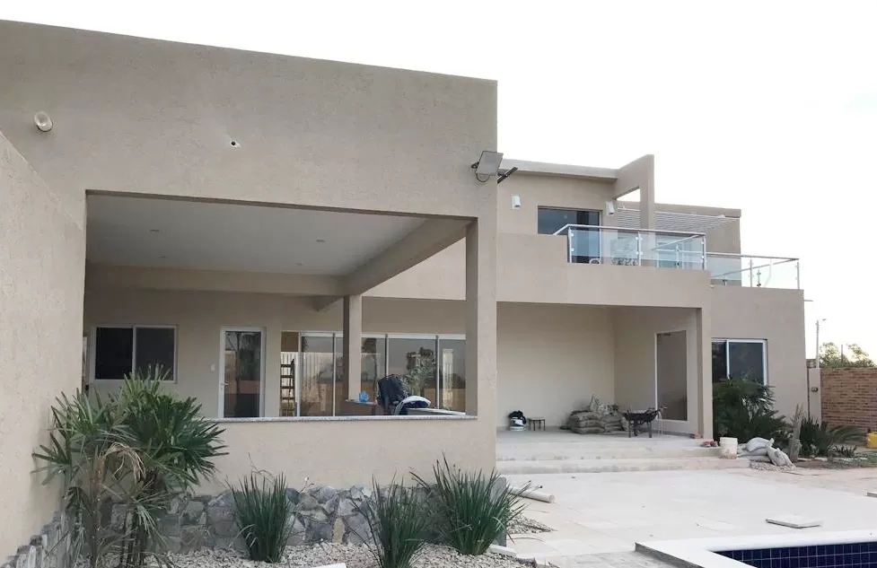 VENDO HERMOSA CASA A ESTRENAR EN SURUBI’I DE 1100 M2!!! — foto 3