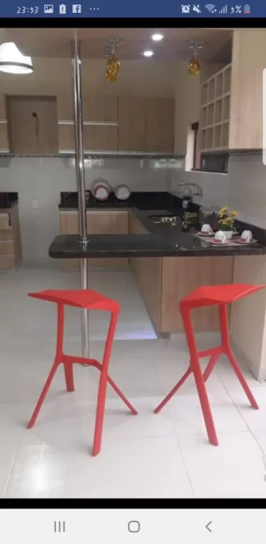 VENDO CASA. ZONA TERMINAL. INMEJORABLE UBICACIÓN 3 dormitorios, 1 baño,muebles de co — foto 2