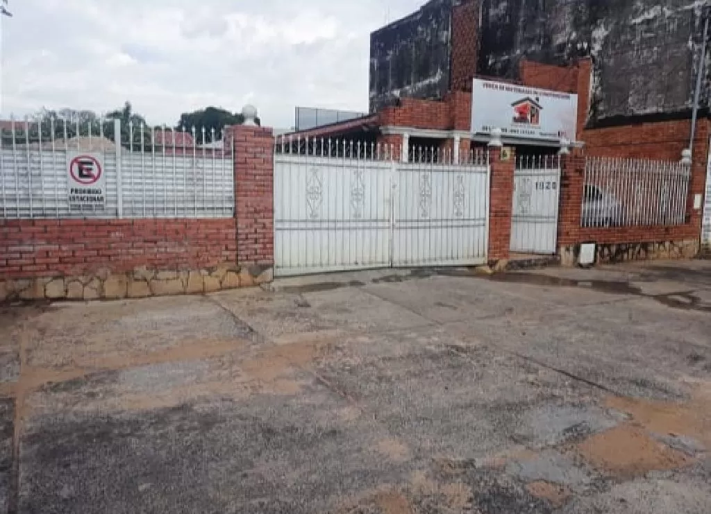 Amplia Propiedad especial para inversión — foto 2