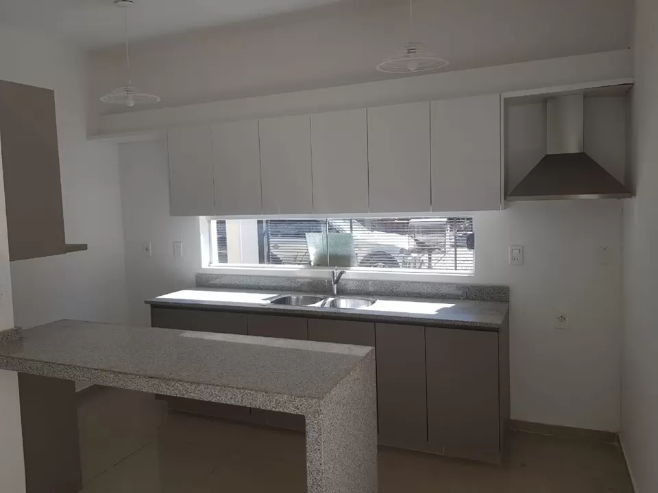HERMOSO DUPLEX EN LUQUE EXCELENTE UBICACION BOURBON!!! — foto 3