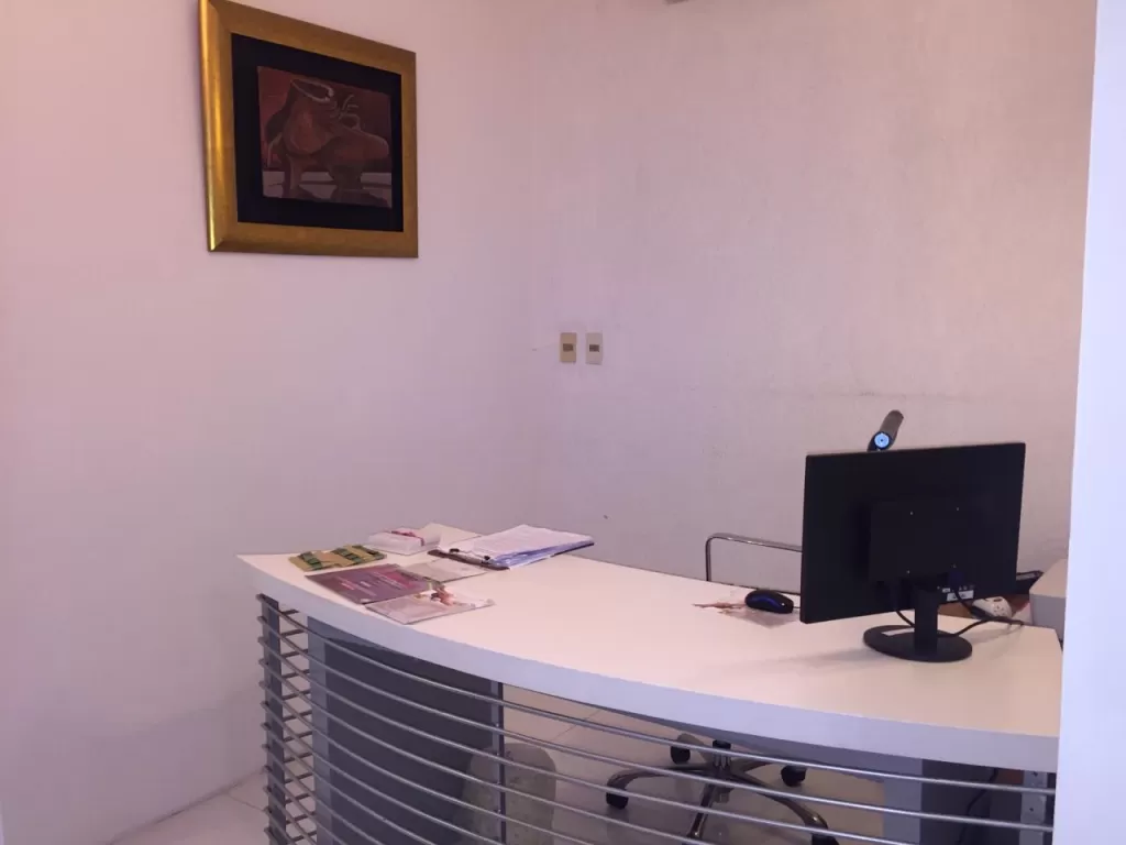 Se alquilan consultorios zona Av España y Sacramento — foto 3