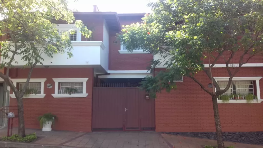 VENDO CASA EN SAJONIA SOBRE CARLOS ANTONIO LOPEZ — foto 2