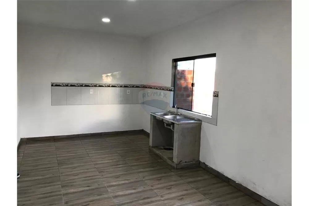 VENDO CASA EN CAPIATA CERCA DEL HOSPITAL ACOSTA ÑU — foto 3