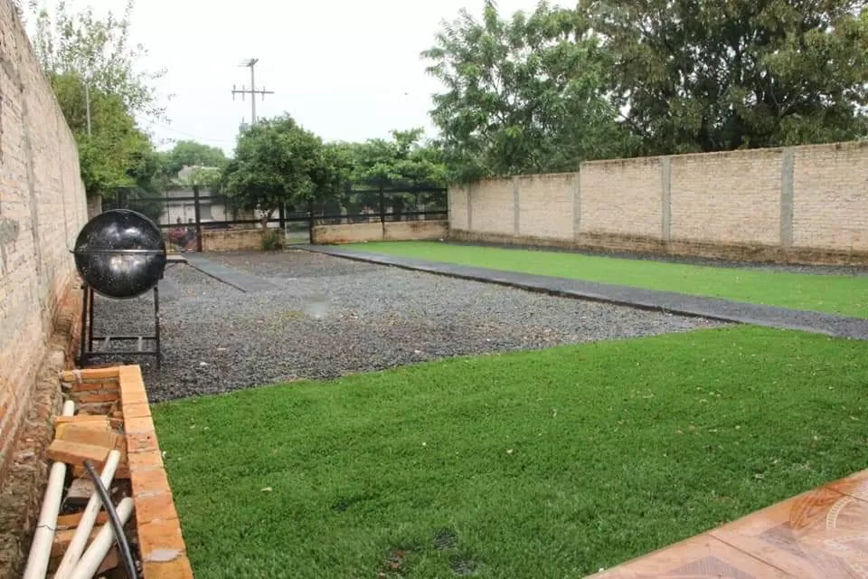OFERTO CHALET A ESTRENAR ZONA SAN LORENZO HOSPITAL ACOSTA ÑU TERRENO 14X31 A TRANSF — foto 2
