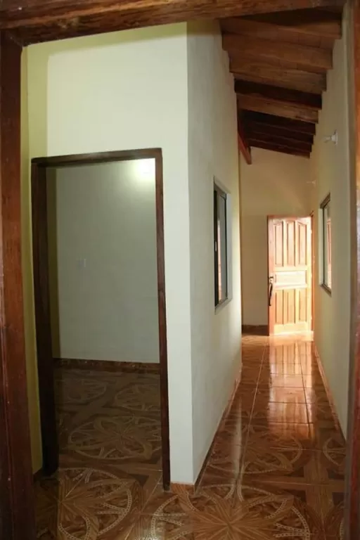 OFERTO CHALET A ESTRENAR ZONA SAN LORENZO HOSPITAL ACOSTA ÑU TERRENO 14X31 A TRANSF — foto 3