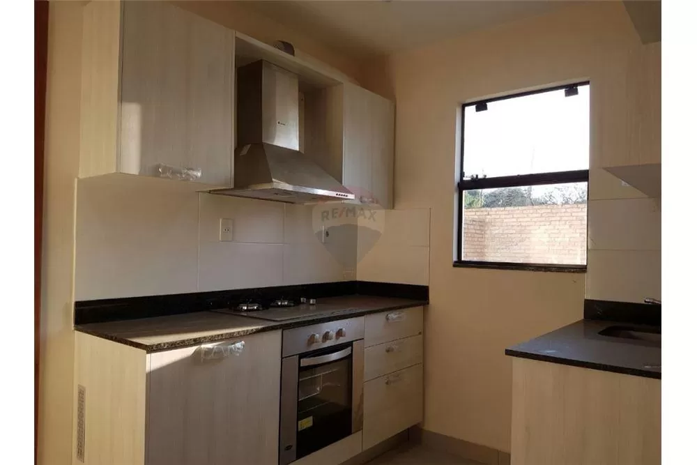 ALQUILO DUPLEX EN CONDOMINIOS BOULEVARD - LUQUE — foto 3