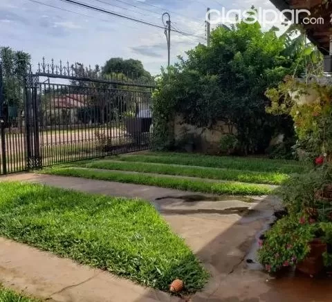 VENDO HERMOSA CASA EN EL CENTRO DE ITAUGUA BARRIO JARDIN COD 2359 — foto 2