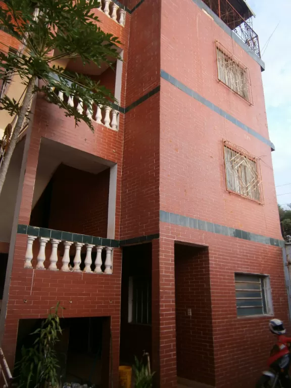 Tinglado Deposito sobre Av. San Blas — foto 3