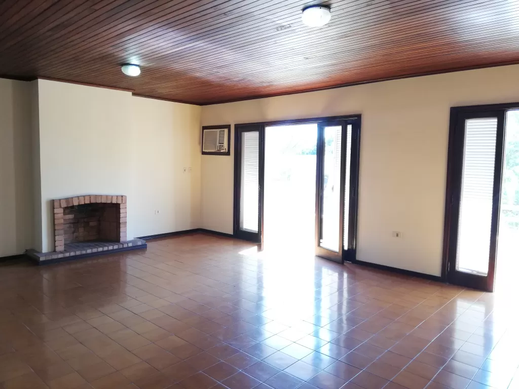 VILLA MORRA A PASOS DE LAS PRINCIPALES AVENIDAS — foto 2