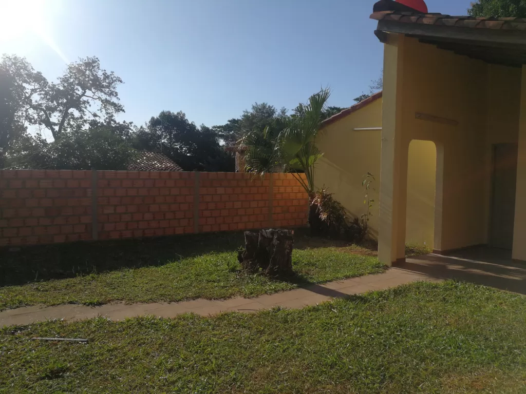 CASA EN ÑEMBY - ZONA ENVAPAR - LUISITO — foto 2