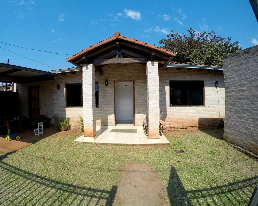 VENDO CASA EN 4TO. BARRIO LUQUE — foto 3