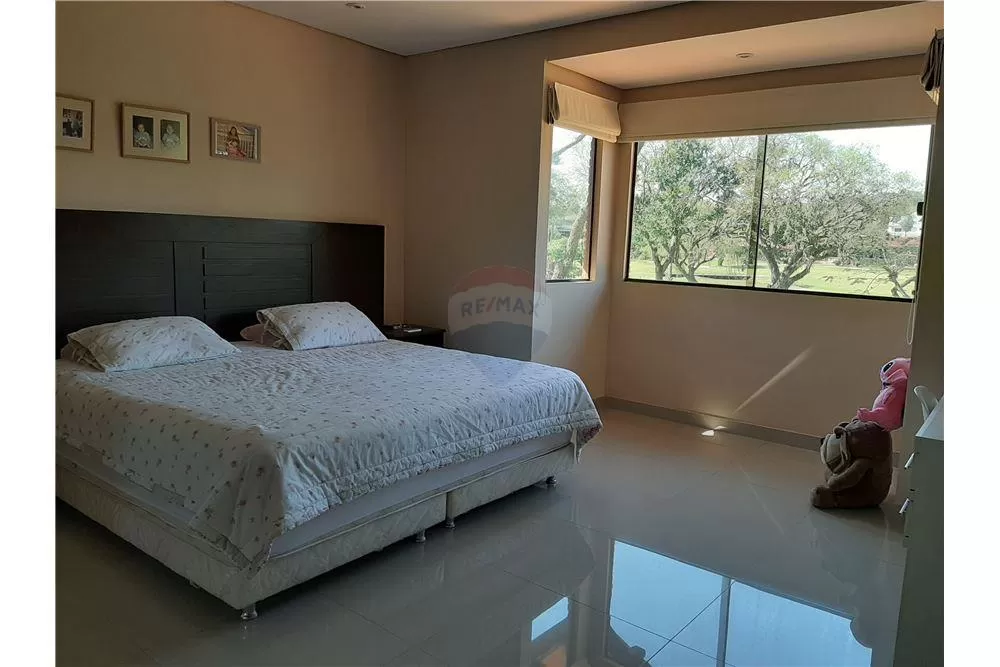 RESIDENCIA Z YACHT CON SALIDA AL HOYO 3 DEL CLUB — foto 3