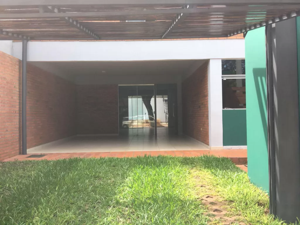 Amplio duplex en Fernando de la Mora Zona Norte — foto 2