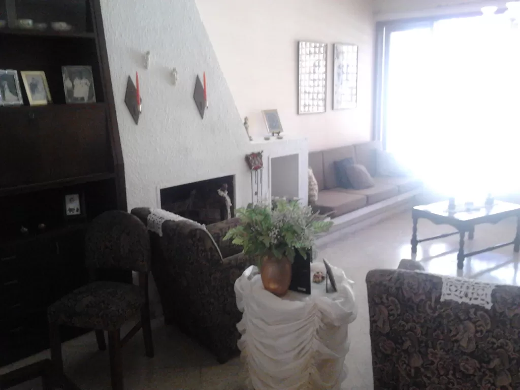 Residencia de 4 Dormitorios - Barrio Sajonia (Ideal para Estudio Juridico) — foto 3