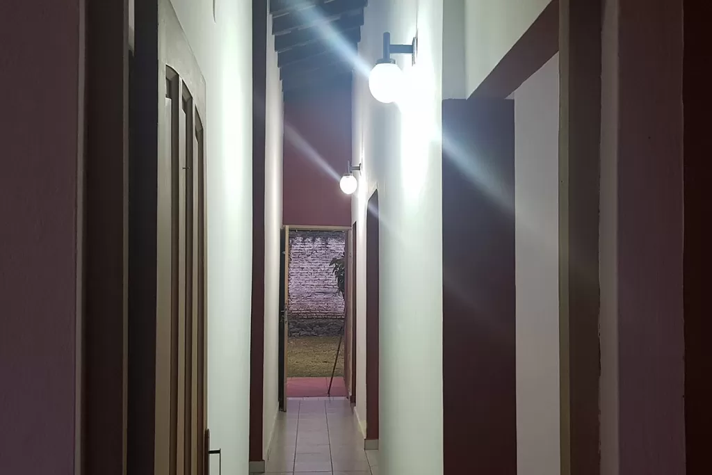 VENDO HERMOSA RESIDENCIA EN LAMBARE (BARRIO STA. ROSA.) — foto 2