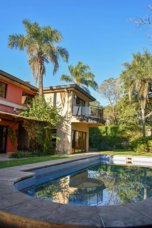 VENDO LUJOSA RESIDENCIA EN BARRIO LOS LAURELES ASUNCION — foto 3