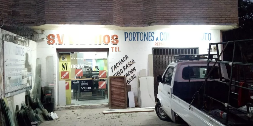 Salones Comerciales conectados, Inmejorable Ubicación sobre Bonifacio Ovando Lambaré. — foto 3