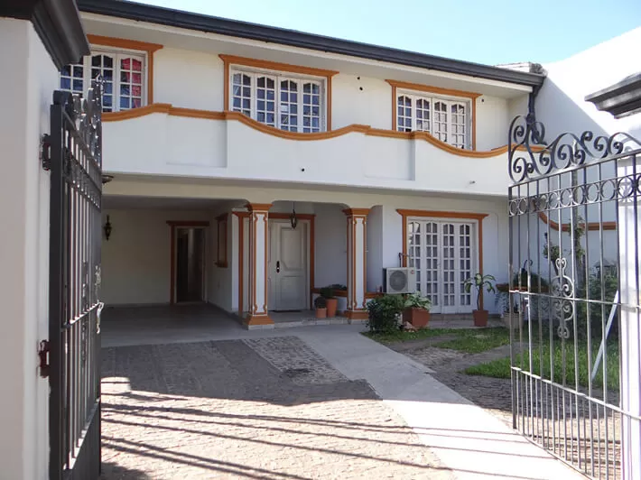 Casa 470m2 en Asunción, barrio Mburicaó, zona Seminario Metropolitano — foto 2