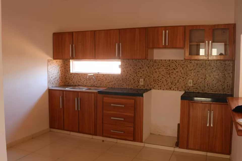 Vendo cada de 2 pisos en Ñemby Zona Coca Cola. A 300 mts de la avda avelino martinez — foto 3