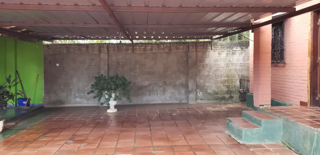 VENTA CASA EN ESQUINA EN ISLA BOGADO, LUQUE — foto 2
