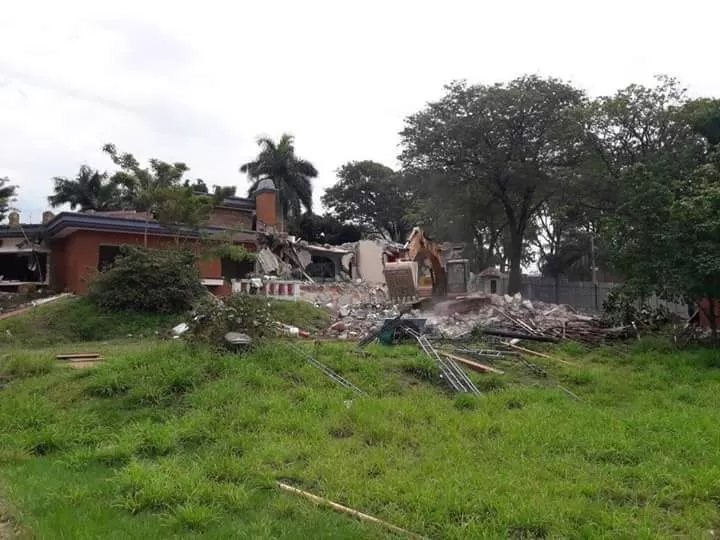 DEMOLICIONES DE CASAS VIEJAS — foto 2